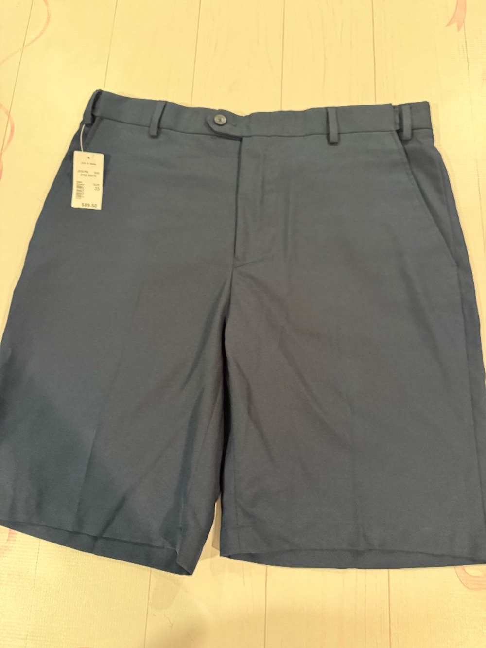 NWT JOS A BANKS Tailored Fit Traveler Shorts Size 35